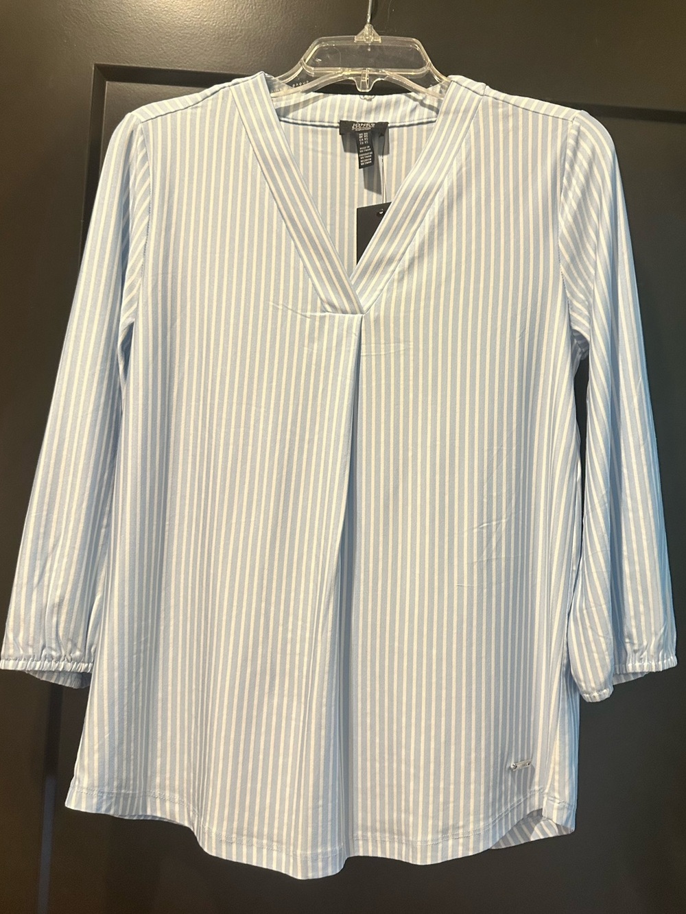 NWT Jones New York Light Blue and White Vertical Striped Top. Fits like a S/M